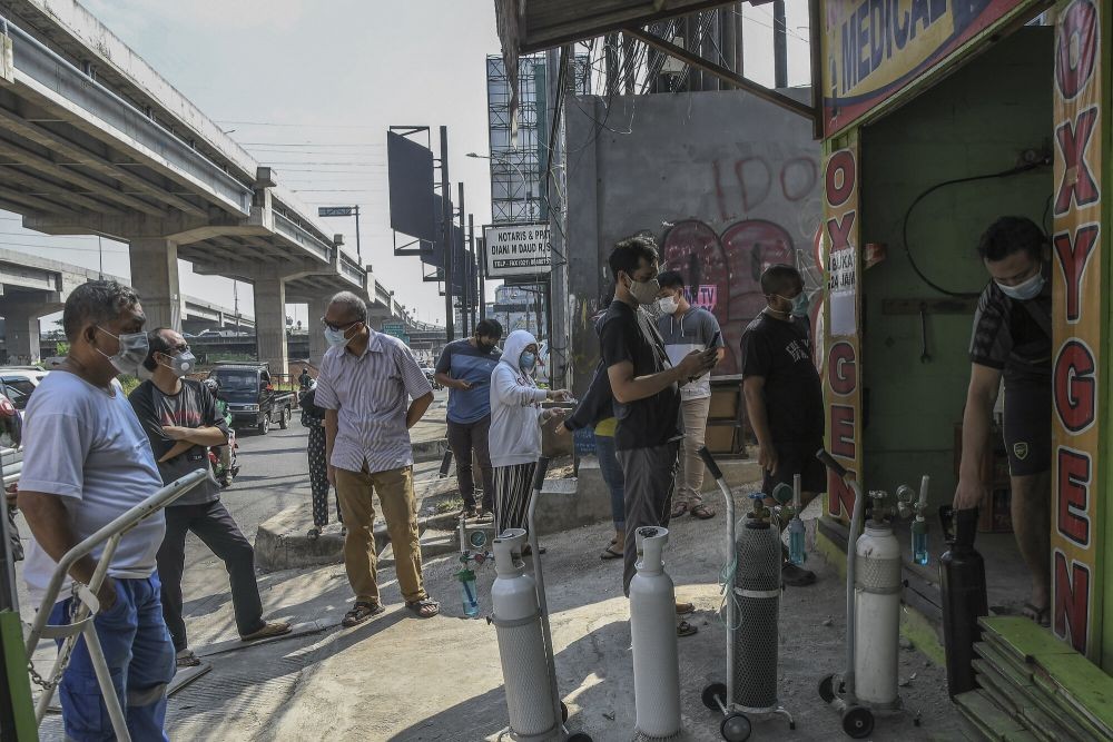 Miris, Tabung Oksigen Jadi Barang Mewah, Konsumen di Semarang Rebutan
