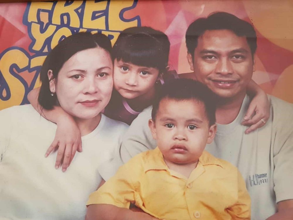 HUT Mama, 10 Momen Prilly Latuconsina Hadiahi dengan Bucket Uang