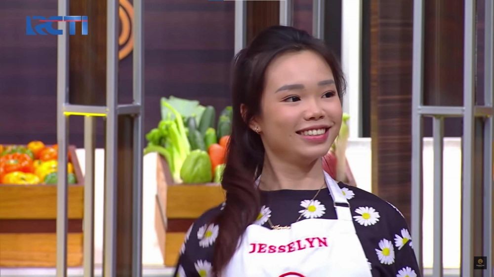 Juara MasterChef Indonesia, 10 Pesona Jesselyn Berbaju Chef