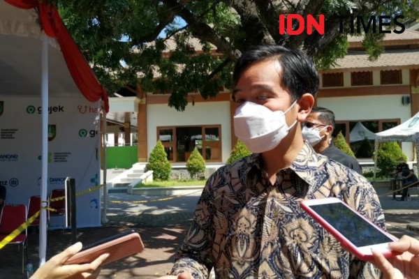 Kesal Isoman Tak Efektif, Gibran Tambah 8 Lokasi Isolasi Terpusat