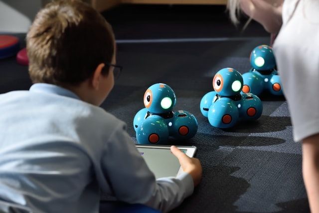 5 Manfaat Gadget untuk Anak, Bisa buat Belajar dan Gak Melulu Buruk