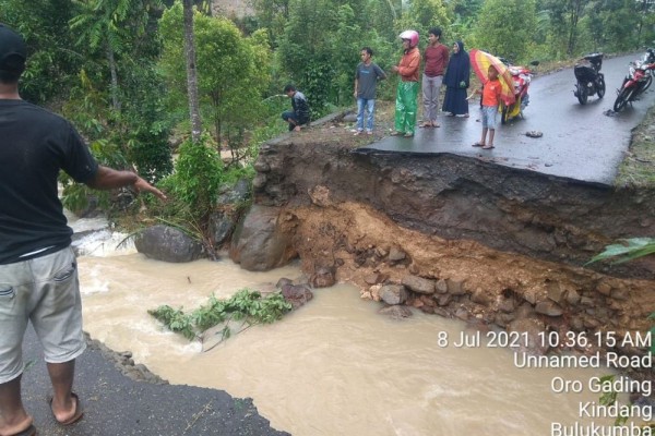 57 Ekor Sapi Terseret Arus Sungai saat Banjir di Bulukumba