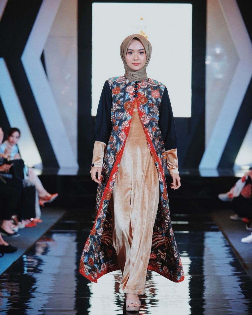 12 Model Dress Batik Hijab Terbaru Kondangan Karismatik 