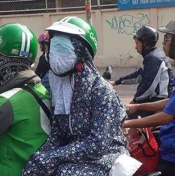 10 Potret Orang Pakai Masker Dobel Ini Kocak Banget