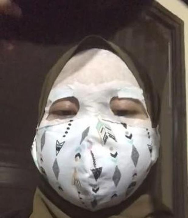 10 Potret Orang Pakai Masker Dobel Ini Kocak Banget
