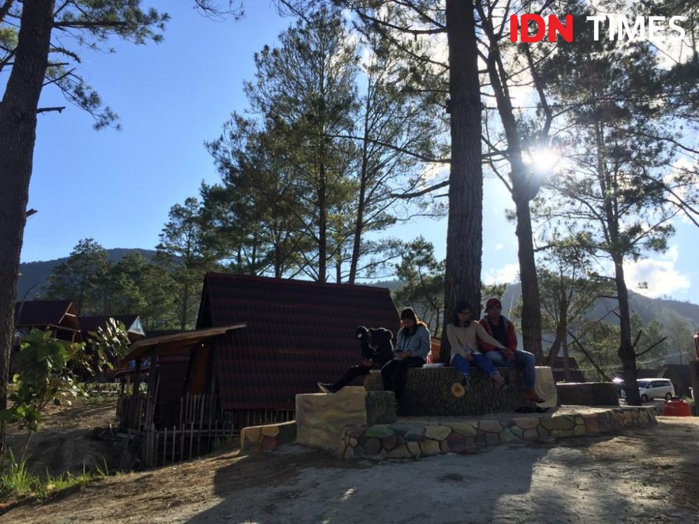 Vila dan Kafe Maulana, Konsep Eropa dengan View Danau Toba