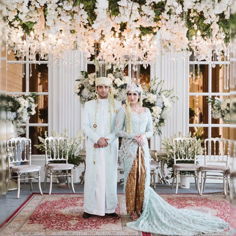 10 Ide Kebaya Nikah Selain Putih Ala Artis, Biru Ke Oranye