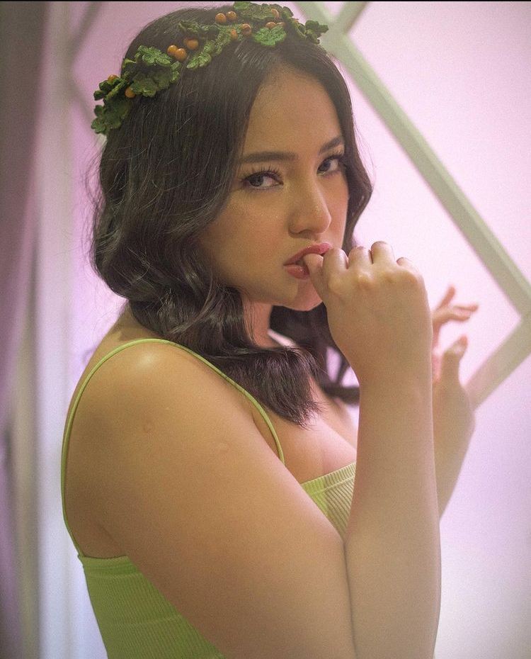 Percaya Diri, 10 Potret Terbaru Marshanda dengan Berat Badan Naik