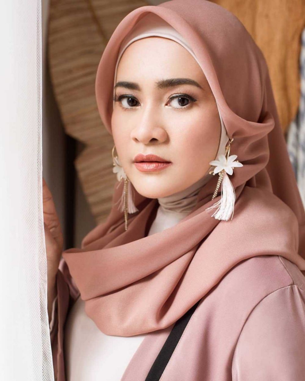Bikin Hati Adem, Potret Memesona 9 Pedangdut Terkenal Sudah Berhijab
