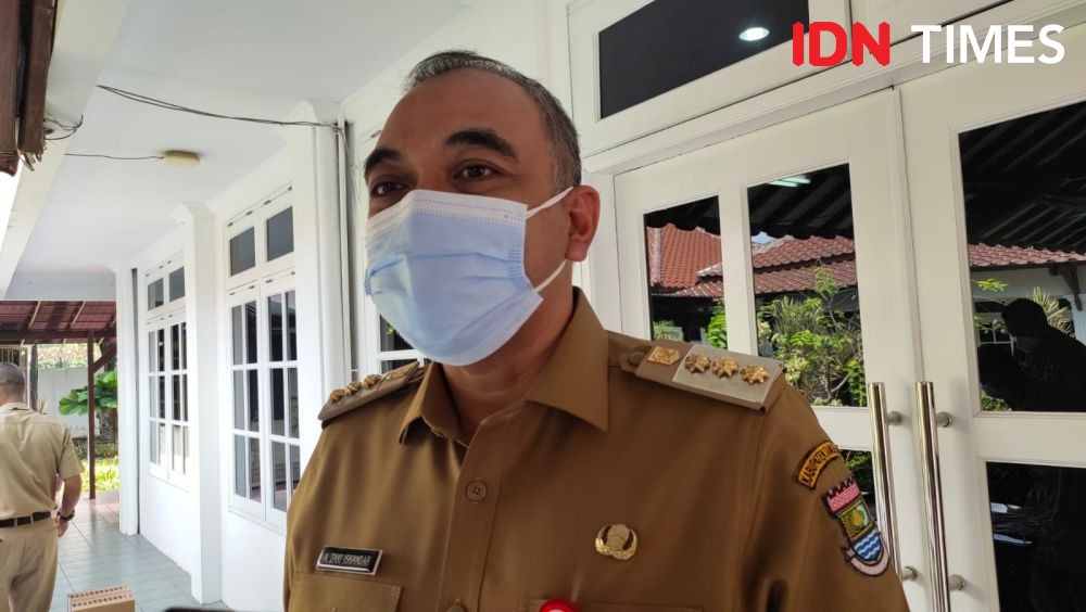 Bupati Zaki Serahkan Pimpinan AKKOPSI ke Wali Kota Banjarmasin