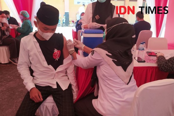 Pelajar di Sulsel Mulai Divaksinasi, Sudah Siap Sekolah Tatap Muka?