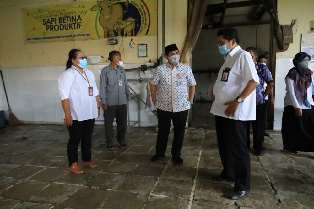 Jagal Hewan Kurban di RPH Penggaron Semarang Harus Swab