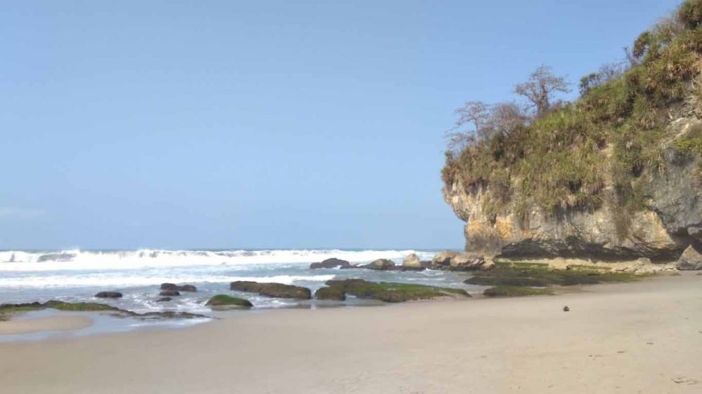 10 Destinasi Pantai di Lebak,  Keindahannya Bikin Rileks