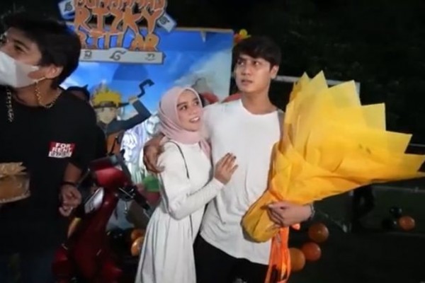 10 Kejutan Lesti Kejora yang Hadiahkan Rizky Billar dengan Moge