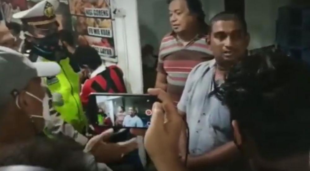 Viral! Pedagang di Medan Tolak Tutup Warung: Anak Saya Lima!