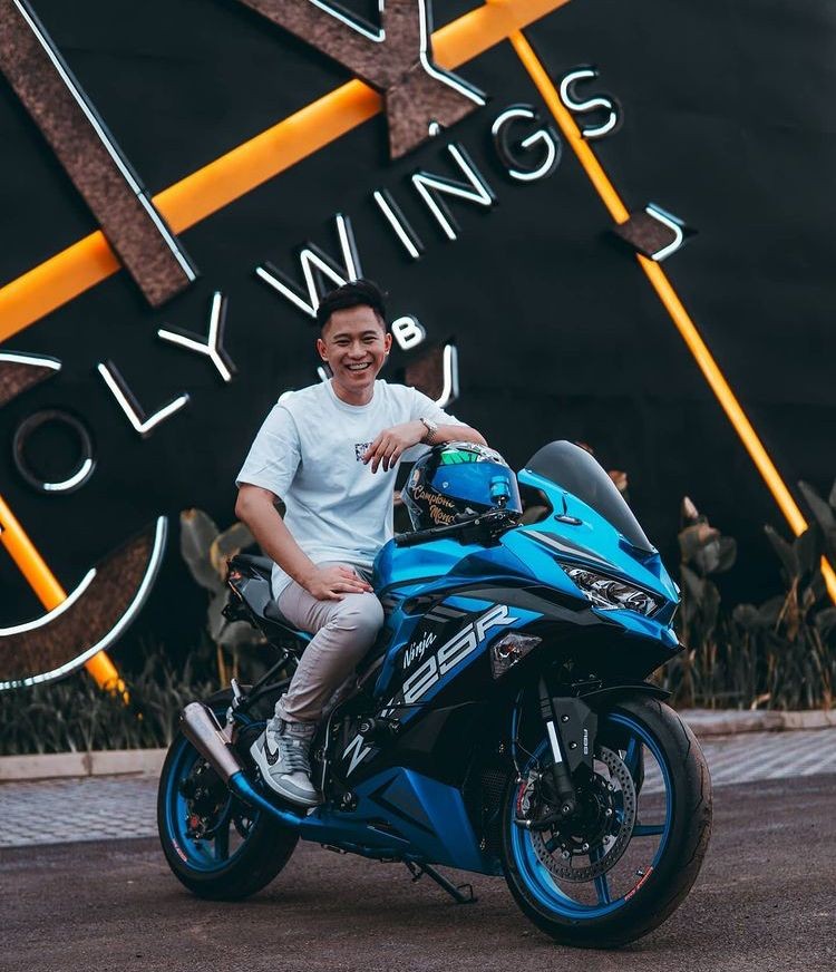 Potret Doni Salmanan, Pemotor yang Viral Bagi-bagi Duit di Jalan
