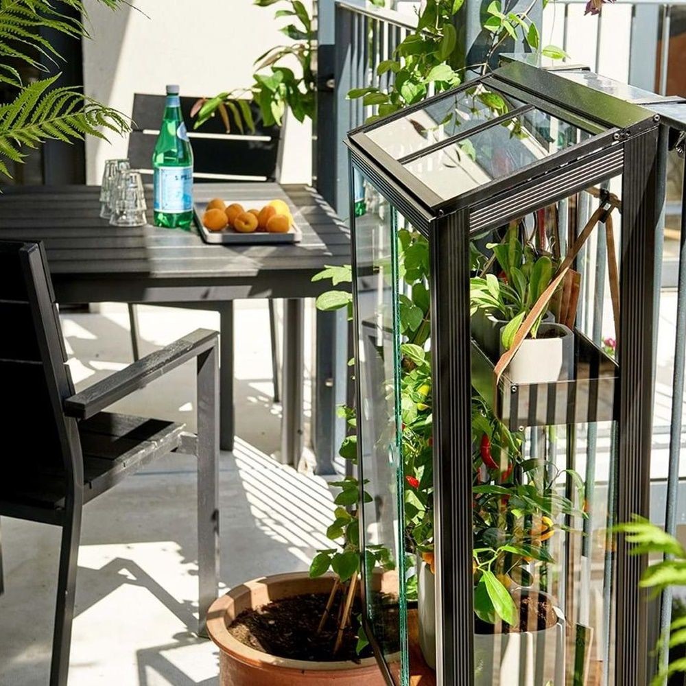 [QUIZ] Pilihan Taman Mini Balkon Ini Tunjukkan Dekorasi Kamar yang Cocok untukmu
