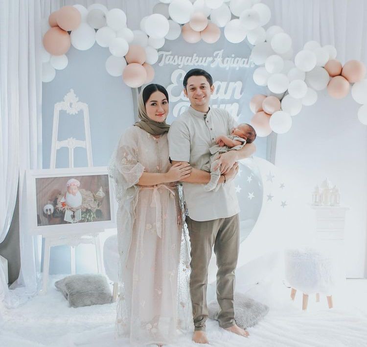 10 Momen Akikah Anak Seleb Tanah Air, Bisa Jadi Referensi Nih!