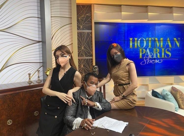 Kece bak Model, Ini 10 Potret Asisten Baru Hotman Paris yang Memesona