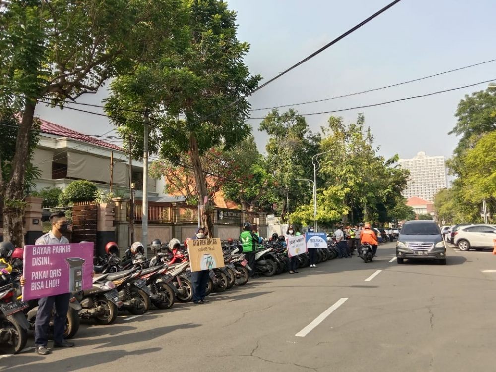 Cegah Penularan COVID-19, Pemkot Surabaya Atur Parkiran Cashless