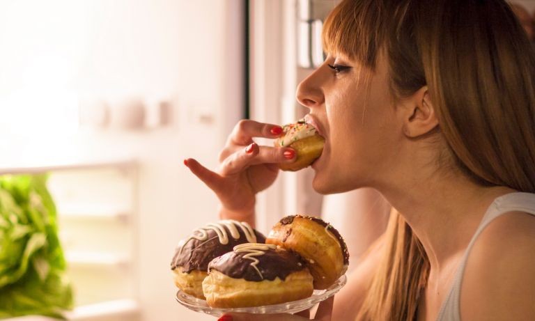 Stres Bikin Kamu Makan Tak Terkendali? Kenali 5 Fakta Stress Eating