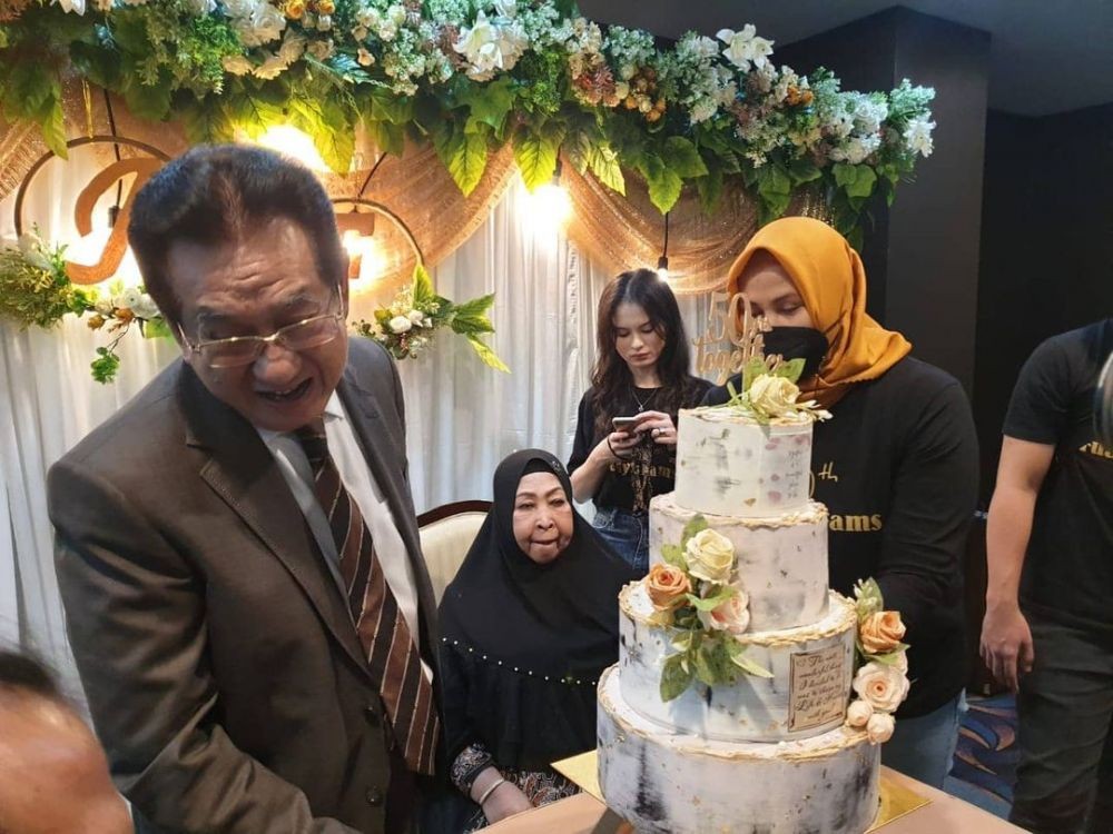 10 Potret Kenangan Anwar Fuady dan Almarhum Istri, Wafat karena COVID