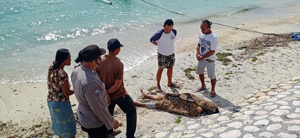 Frustrasi Sakit,  Nenek Ditemukan Mengapung di Pantai Nusa Penida