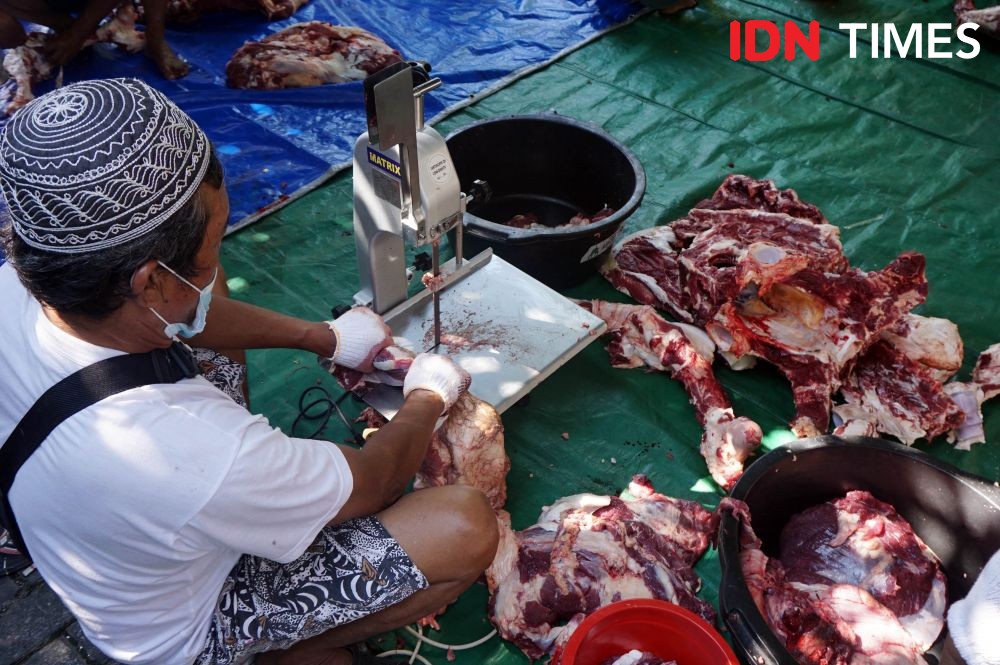 9 Potret Penyembelihan Hewan Kurban Saat Pandemik COVID-19 di Semarang