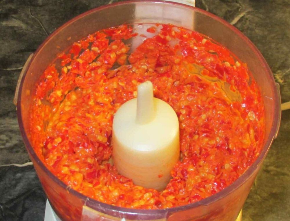 Penggemar Pedas Wajib Cobain! Resep Telur Ceplok Saus Padang