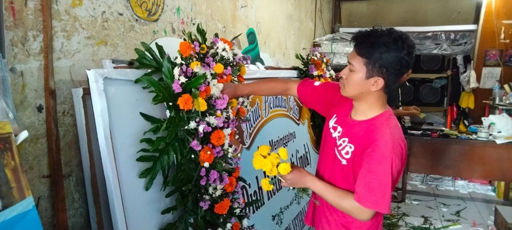 PPKM Darurat, Penjual Karangan Bunga Banjir Pesanan Duka Cita