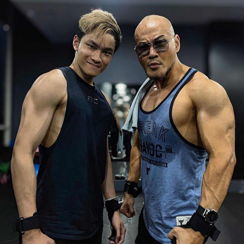 Ini Potret Deddy Corbuzier Dan Azka Saat Pamer Otot Keker