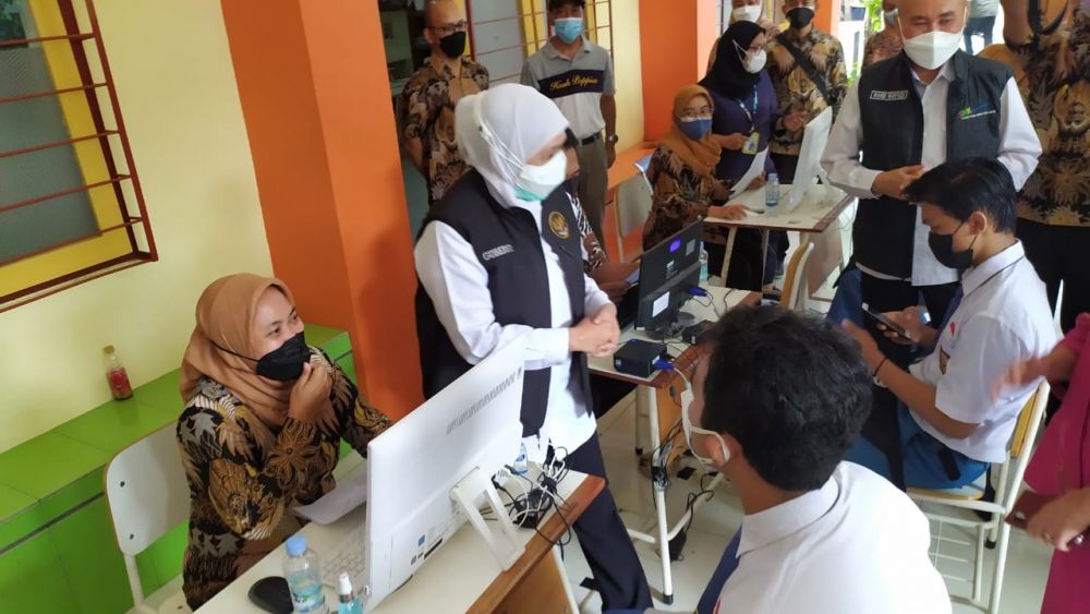 Khofifah Pamer Capaian Vaksin ke Wapres, Dapat Tambahan 506 ribu Dosis