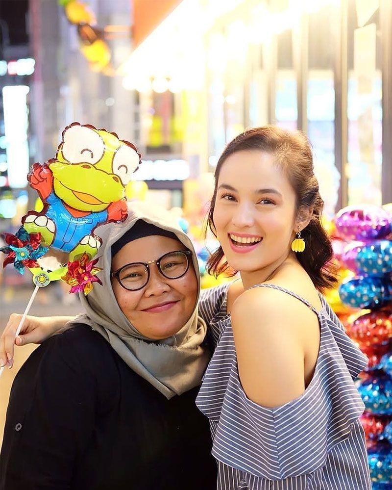 10 Potret Kedekatan Artis dan Asisten Pribadinya, Bak Keluarga Sendiri