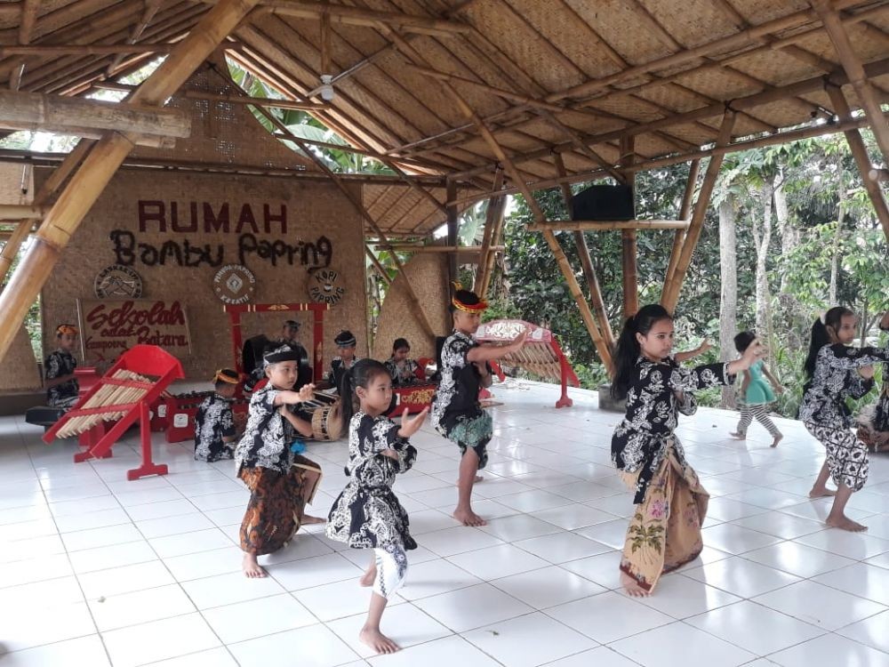 Sekolah Rimba Kampanyekan Hak Pendidikan Anak