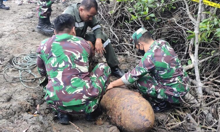 Bersihkan Empang, Warga Bone Temukan Bom Peninggalan Perang Dunia II