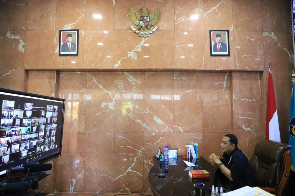 Eri Klaim Kasus COVID-19 di Surabaya Turun Berkat PPKM, Benarkah?