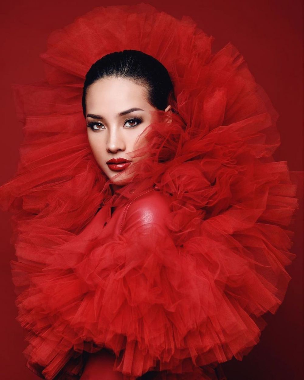 Bikin Pangling, 10 Potret Anya Geraldine dengan Full Makeup Glowing