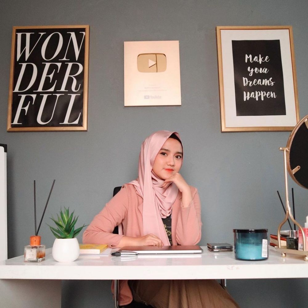 Pesona Wirda Mansur yang Popularitas Saingi Ayah, Ustaz Yusuf Mansur