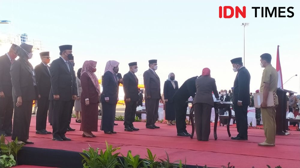 Wali Kota Makassar Lantik Pejabat di Dermaga Kapal Isolasi Apung