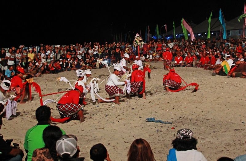 5 Tradisi Unik di Klungkung Bali, Jadi Incaran Para Fotografer Dunia