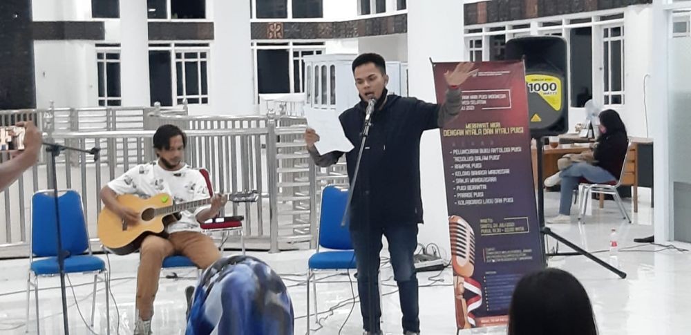 KoPi Makassar Rayakan Hari Puisi Indonesia 2021 dengan Peluncuran Buku