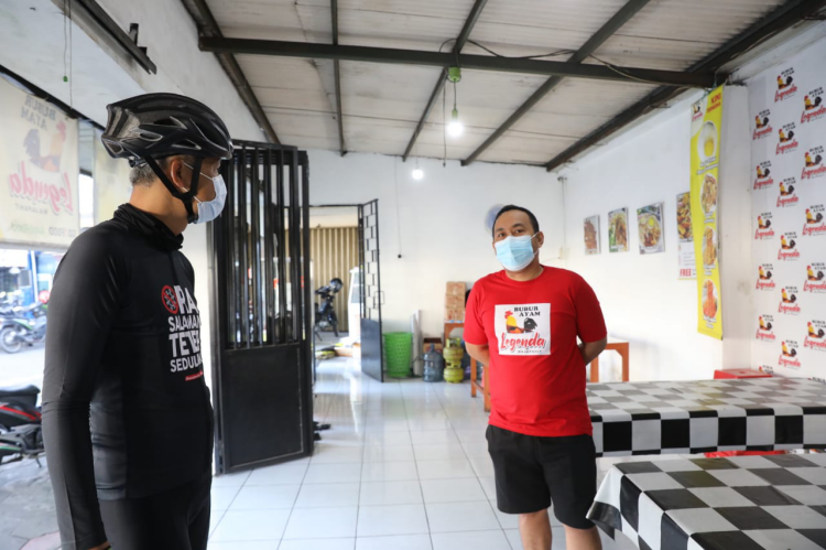 Samcan Kaki Babi Diborong Warga Tionghoa Semarang untuk Sesajen Imlek