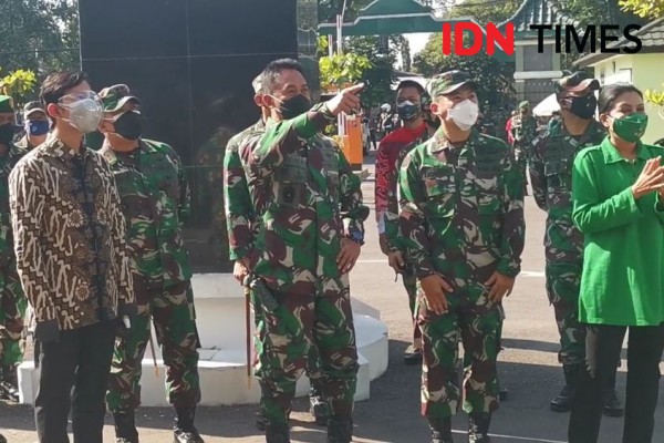 KASAD Andika Perkasa Kunjungi RS dan Tempat Isolasi Terpusat di Solo