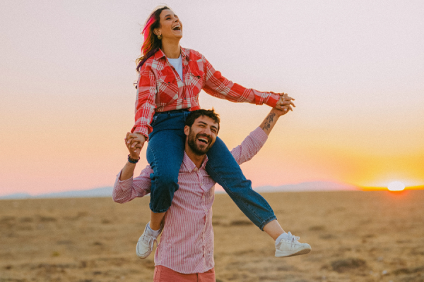 10 Pasangan Zodiak yang jadi Couple Idaman, Kalian Termasuk?