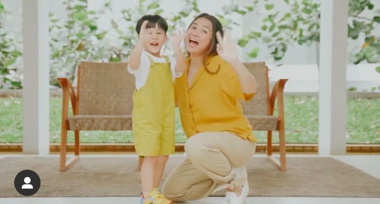 Ajarkan Toleransi, Putri Titian Masukkan Anak ke Sekolah Kristen