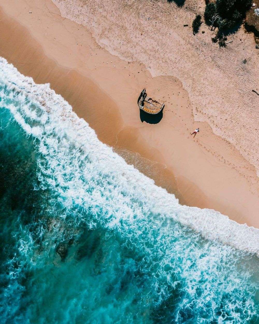 10 Pantai Tersembunyi Paling Cantik Di Indonesia