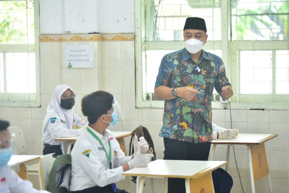 10 SMA di Surabaya Boleh Tatap Muka Terbatas