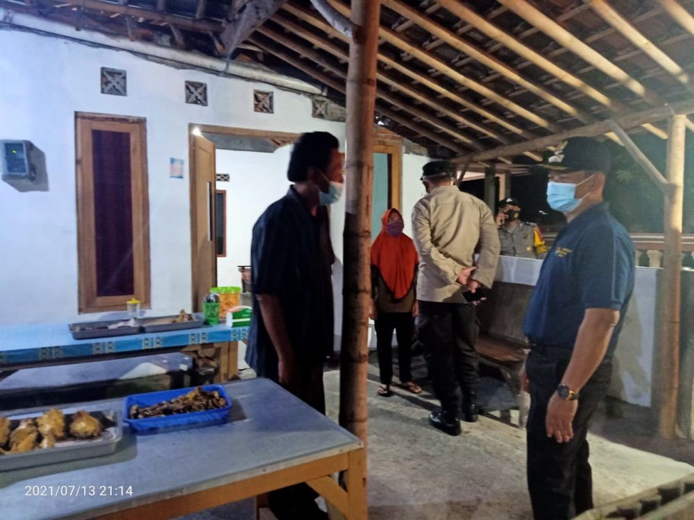 Jaga Warga Positif COVID-19, Camat di Klaten Nginap di Tempat Isolasi
