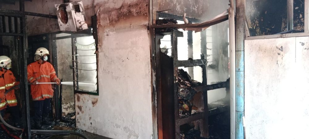 Kebakaran Menghanguskan Rumah di Perum ITS, Satu Bocah Laki-laki Tewas