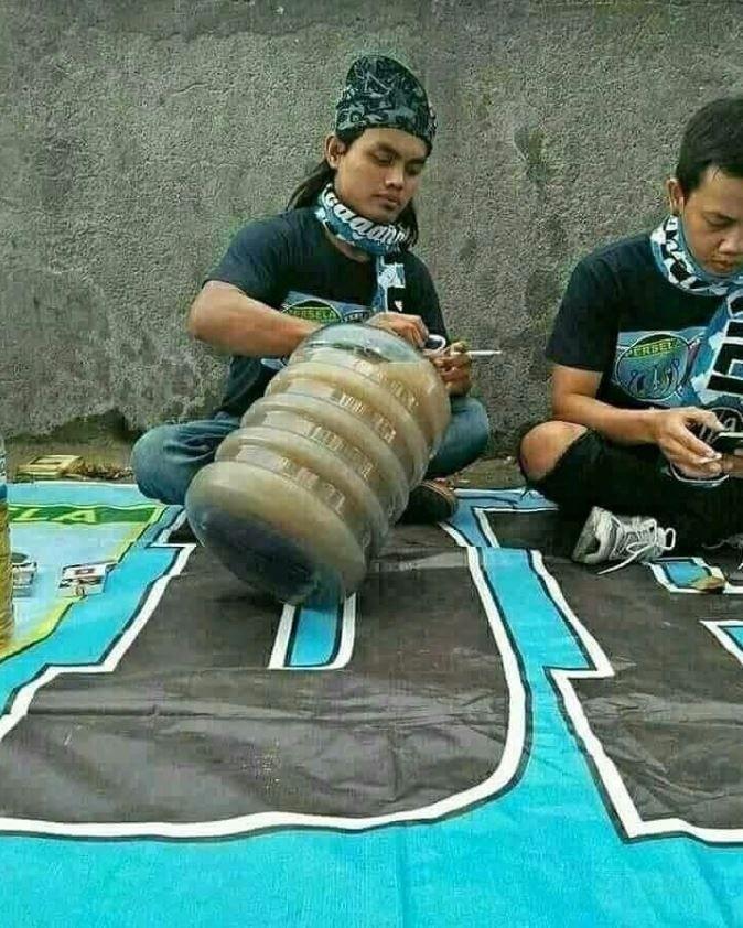 10 Potret Kocak Lagi Ngopi yang Bikin Ngakak